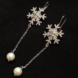 Miu Miu Snowflake Earrings with pearl